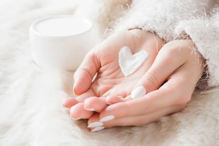 Dry Skin: Causes, Symptoms, and Treatment Options